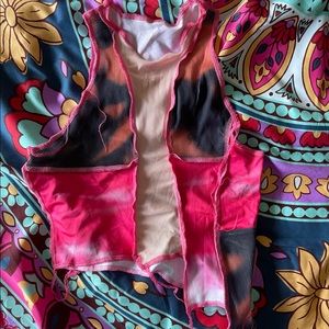 small y2k pink crop top